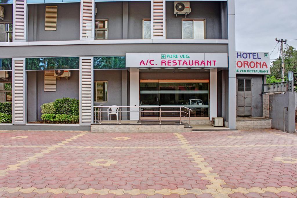 Hotel Corona Bharuch Bagian luar foto